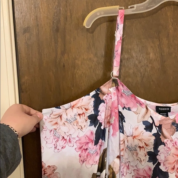 Torrid Floral Cold Shoulder Top - Picture 4 of 6